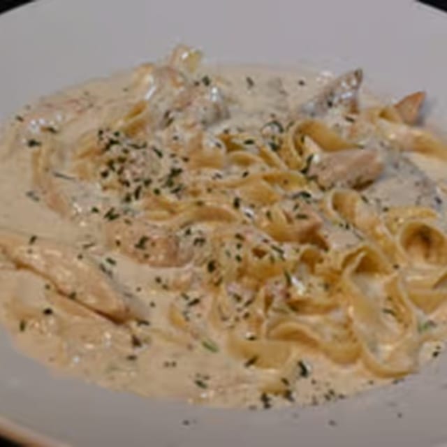 Chicken Alfredo.