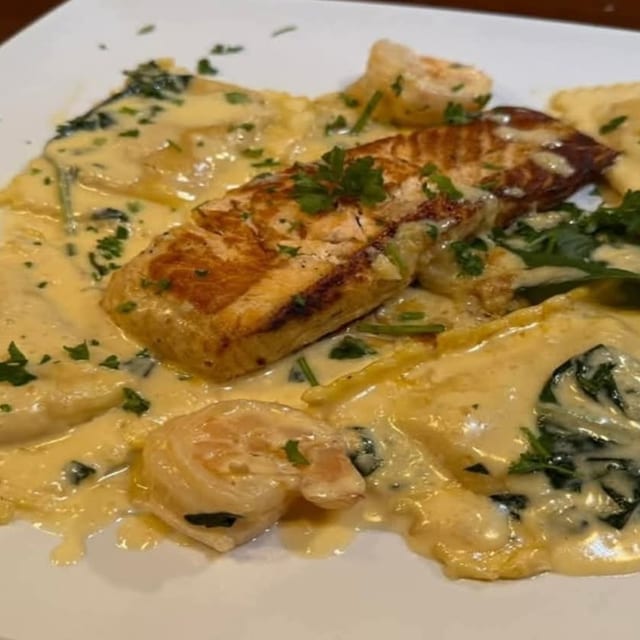 Salmon Del Mare.